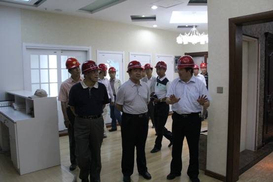 青海省經(jīng)濟(jì)委員會(huì)黨組書記、主任，省國資委  黨委副書記、副主任吳海昆實(shí)地考察物產(chǎn)集團(tuán)重點(diǎn)項(xiàng)目