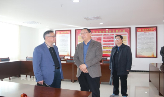 省委常委、省總工會主席馬吉孝等一行蒞臨青海物產(chǎn)集團(tuán)公司視察，調(diào)研指導(dǎo)道路貨運企業(yè)建會、貨運司機(jī)入會等工作